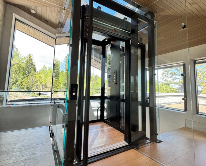 Glass elevator